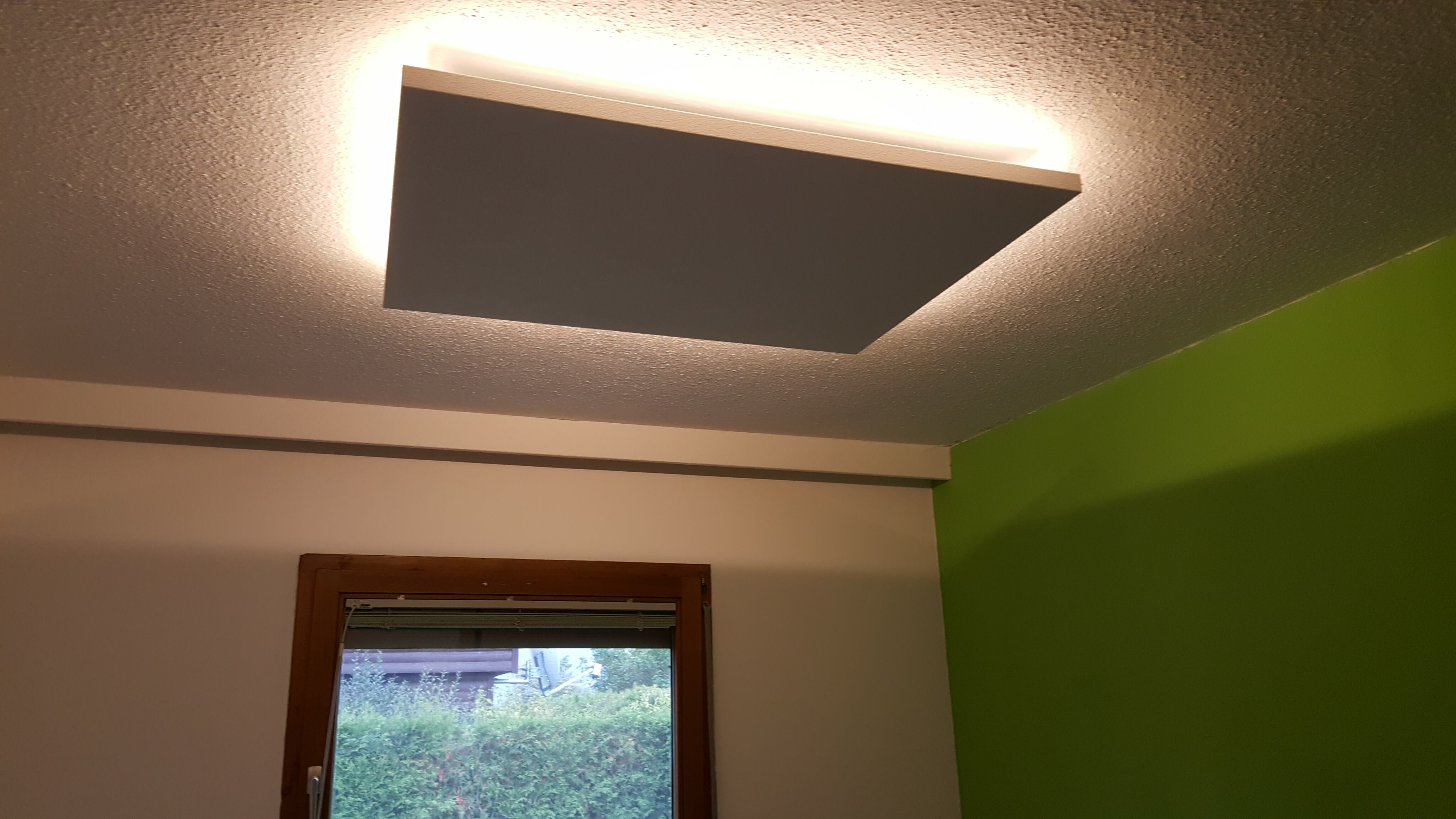 Kleingarten Haus - Infrarot Heizung Deckenmontage mit LED-Beleuchtung 2 Infrarot Heizung mit LED-Beleuchtung