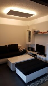 Kleingarten Haus - Infrarot Heizung Deckenmontage mit LED-Beleuchtung 6 Infrarot Heizung Deckenmontage mit LED Beleuchtung Wohnzimmer