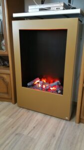 Infrarot-Kamin - Wärme und Romantik aus der Steckdose 3 Infrarot-Kamin mit Flammeneffekt 1200W Gold