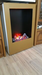 Infrarot-Kamin - Wärme und Romantik aus der Steckdose 4 Infrarot-Kamin mit Flammeneffekt 1200W Gold