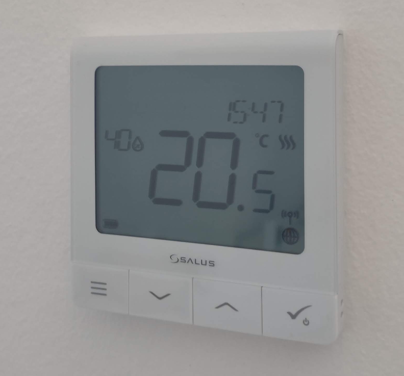 Wärme ist Gesund - Ärzte und Therapieräume Baden 2 Wärme auf Knopfdruck - Smart Thermostat Salus